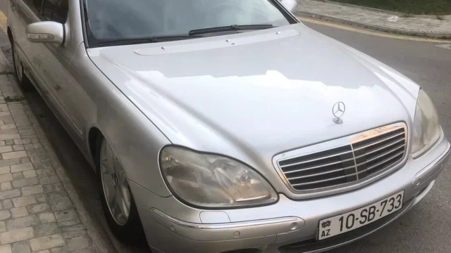 Mercedes-Benz 400: 4 | 2001 Sedan